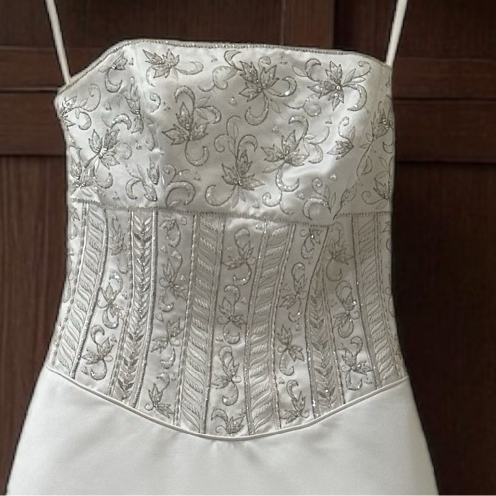 Elegant Strapless White Wedding Gown- worn once - Picture 1 of 10